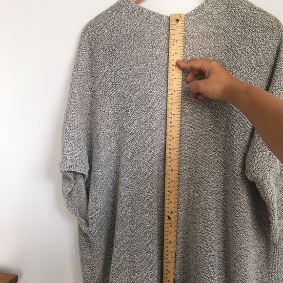 Aritzia Community Cape - Picture 14 of 15